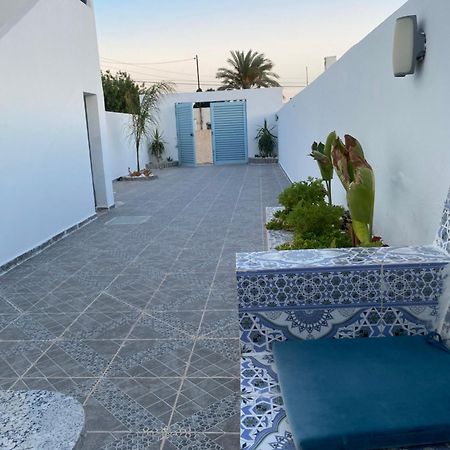 Studio Rouge Cosy A Dar Lili Djerba Mezraia Extérieur photo